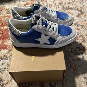 Vintage Havana Gracie. Blue. Size 8. Worn once. Hard to find!